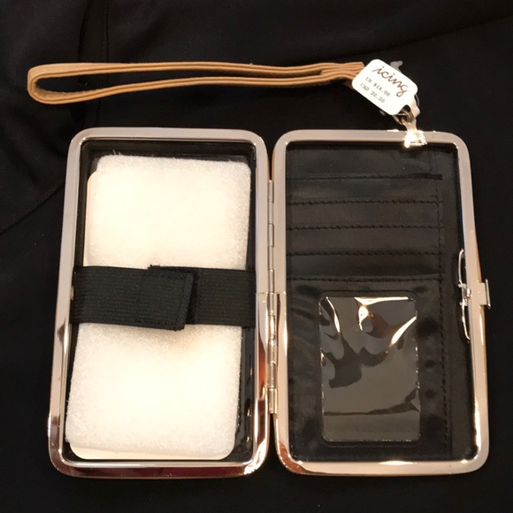 Wristlet - Picture 2 of 3